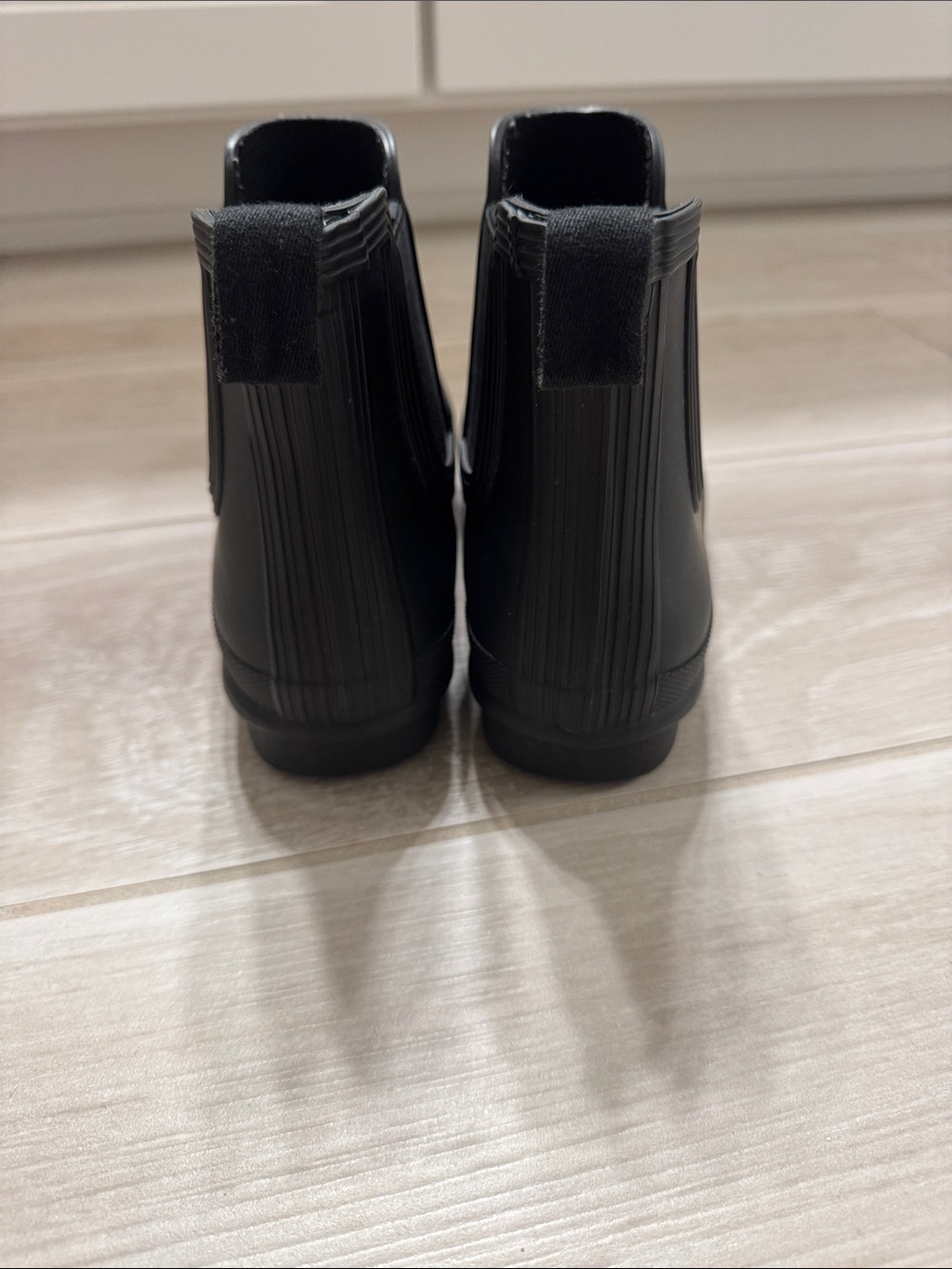 Hunter Black Chelsea Short Rain Boots size 8 - Picture 3 of 6